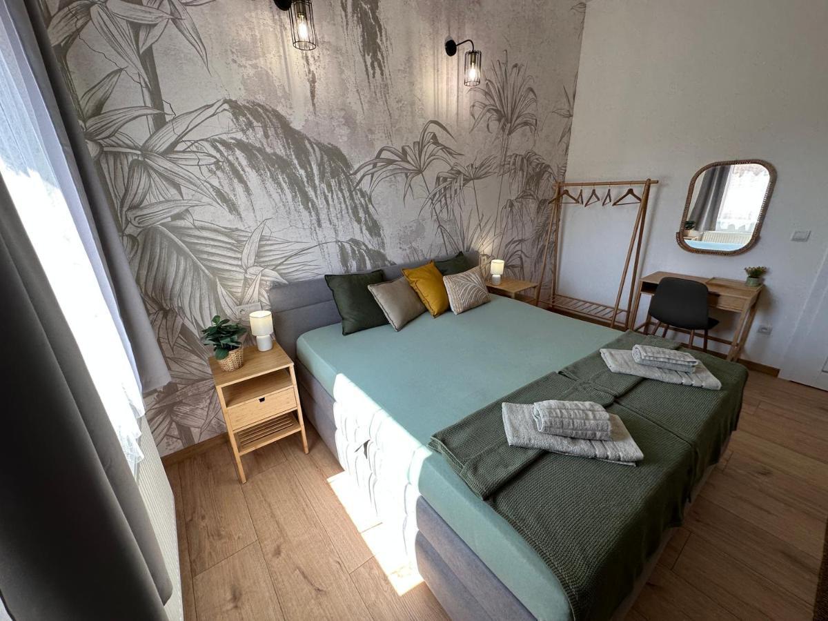 Green Apartment - City Centre - Main Square Ліптовський Мікулаш Екстер'єр фото
