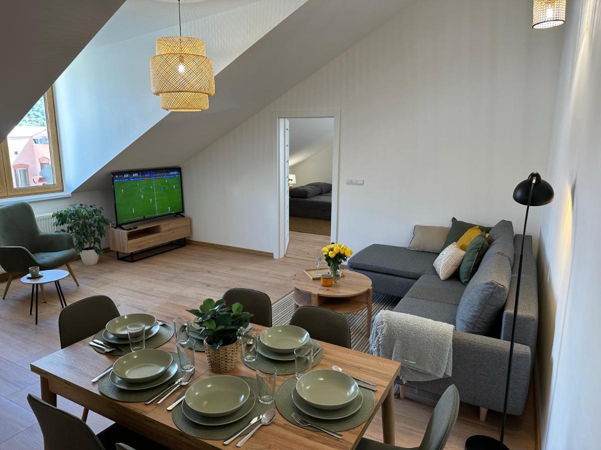 Green Apartment - City Centre - Main Square Ліптовський Мікулаш Екстер'єр фото