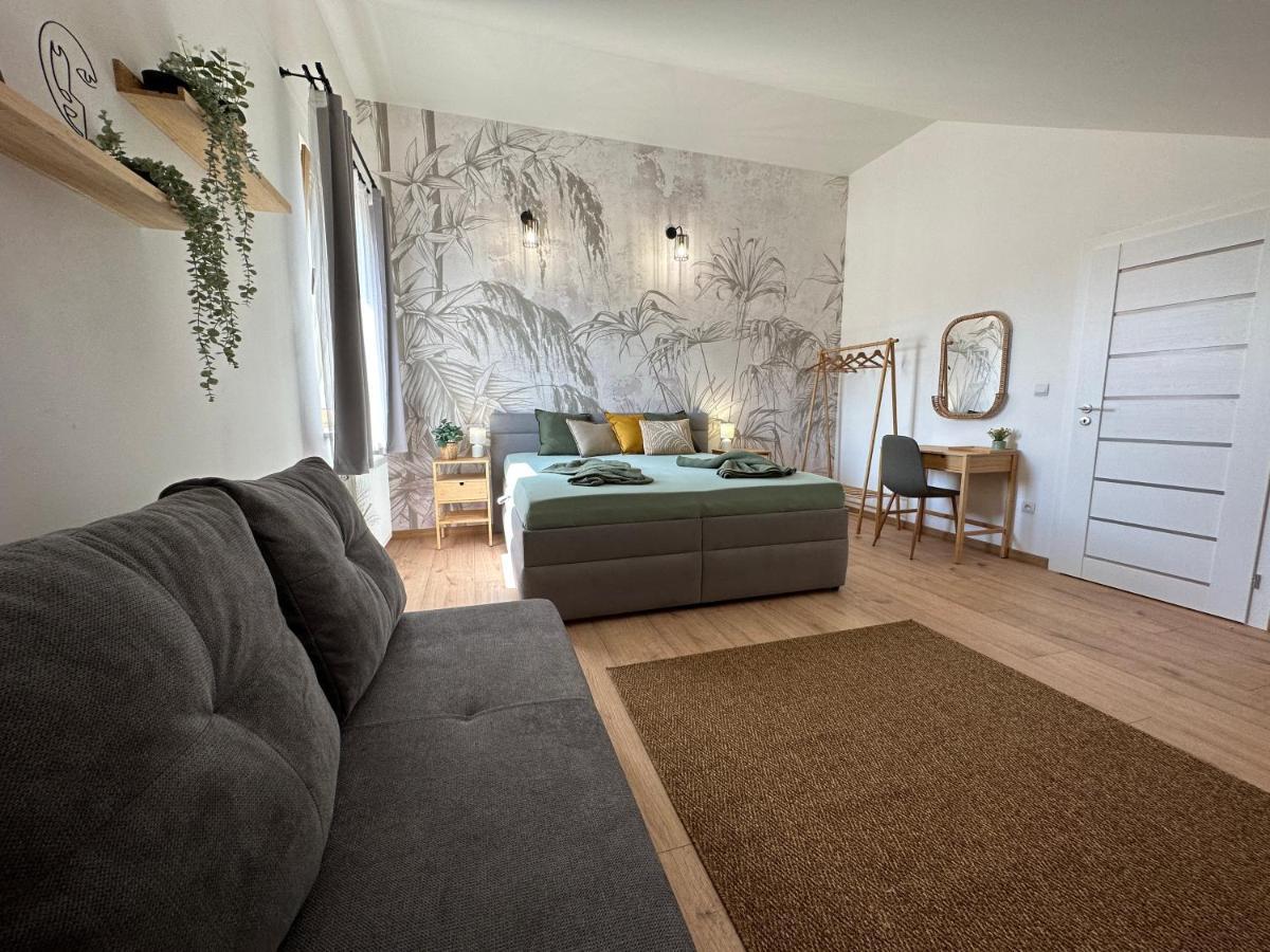 Green Apartment - City Centre - Main Square Ліптовський Мікулаш Екстер'єр фото