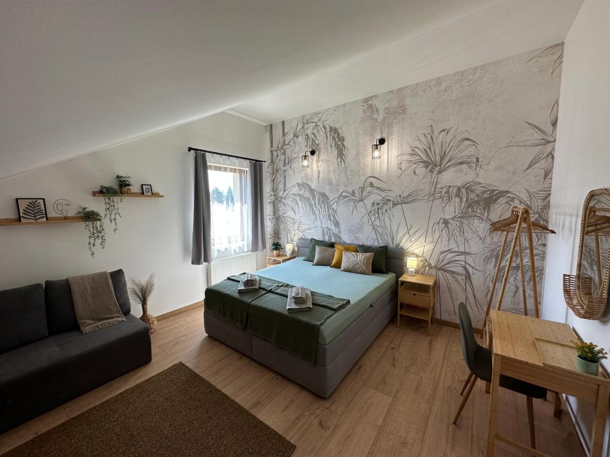 Green Apartment - City Centre - Main Square Ліптовський Мікулаш Екстер'єр фото